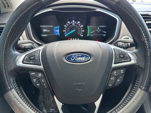 Used 2019 Ford Fusion Titanium AWD/4WD image 25
