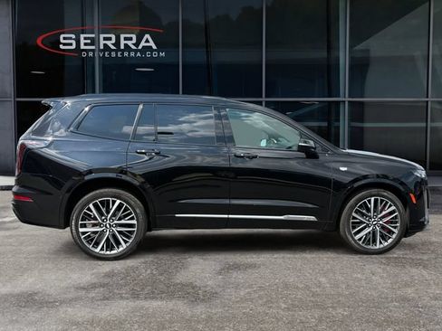Certified 2023 Cadillac XT6 Sport w/ Technology Package AWD/4WD image 6