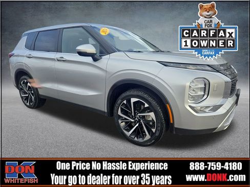 Used 2024 Mitsubishi Outlander SE image 1