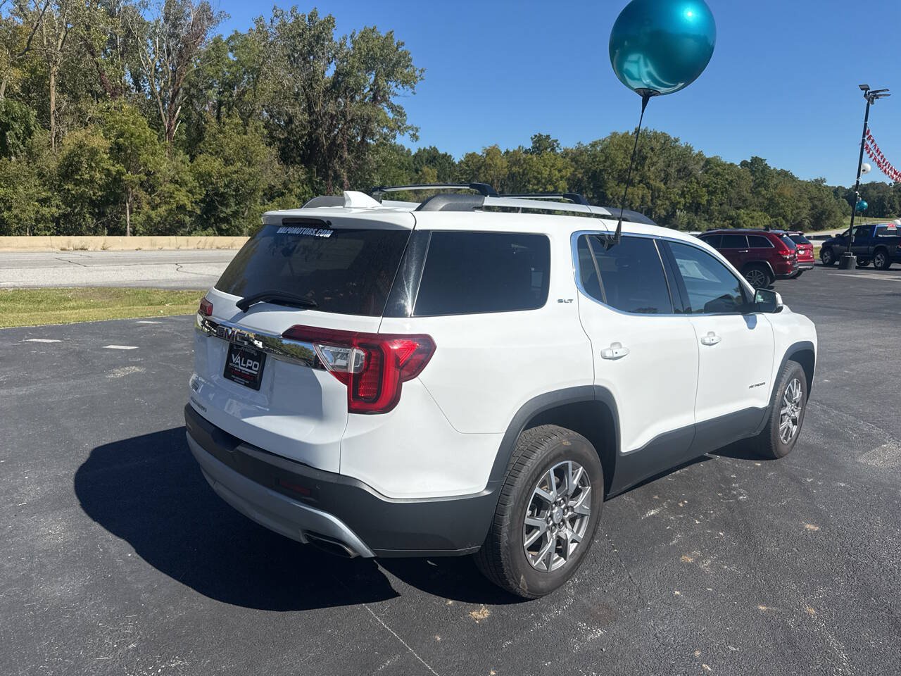 Used 2021 GMC Acadia SLT FWD image 9