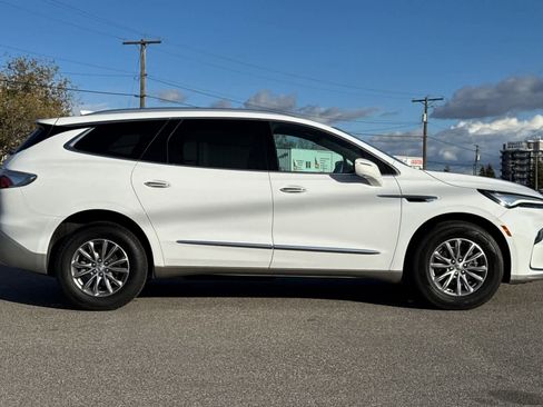Used 2024 Buick Enclave Premium image 8