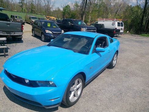 Used 2011 Ford Mustang GT Premium w/ 401A Rapid Spec Order Code RWD image 2