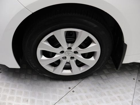 Certified 2025 Toyota Corolla LE image 4