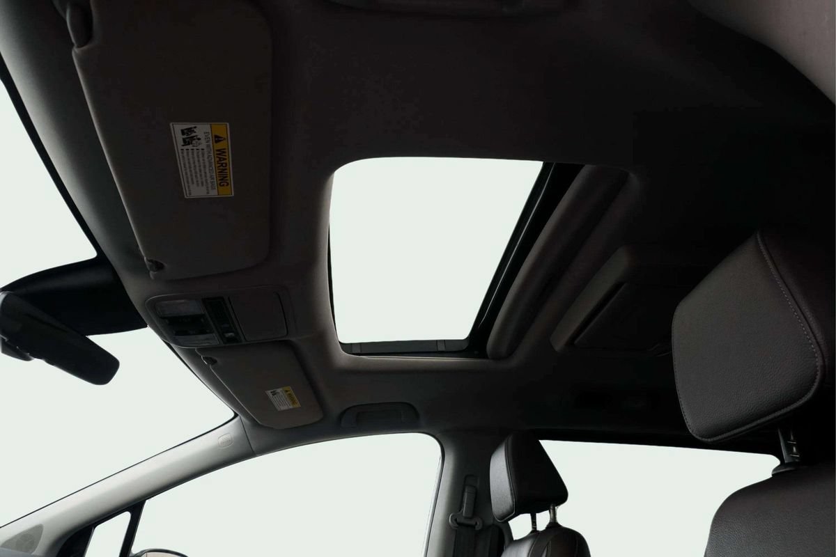 Used 2023 Honda Odyssey Touring image 17