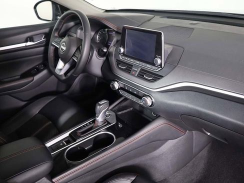 Used 2025 Nissan Altima 2.5 SR image 24