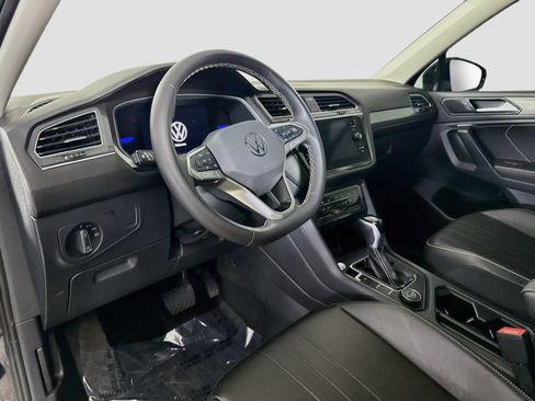 Used 2024 Volkswagen Tiguan SE AWD/4WD image 23