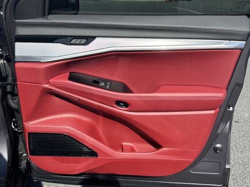 Used 2025 Jeep Wagoneer S Launch Edition image 18