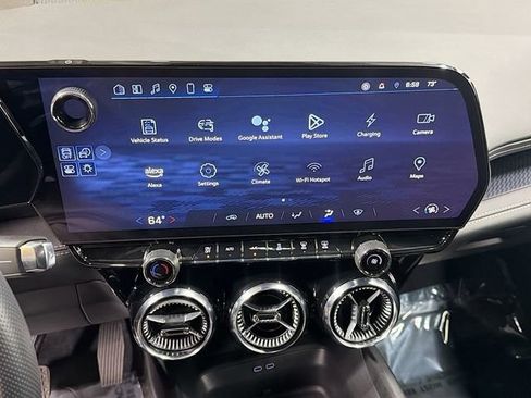 Used 2025 Chevrolet Blazer EV LT image 27