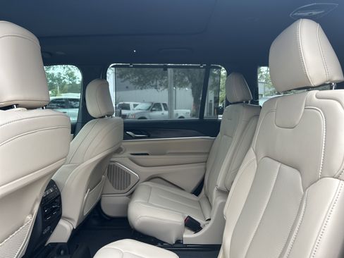 New 2025 Jeep Grand Cherokee L Limited w/ Luxury Tech Group II image 42