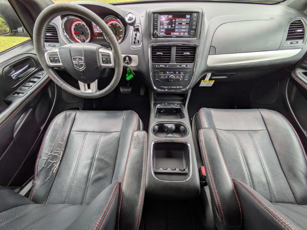 Used 2014 Dodge Grand Caravan R/T FWD image 14