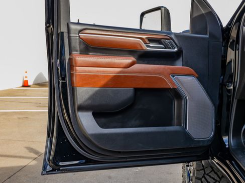 Used 2024 GMC Sierra 3500 Denali Ultimate image 36