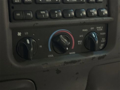 Used 2002 Ford F150 Lariat image 14