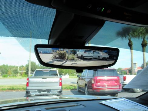 Used 2021 Chevrolet Tahoe Premier w/ Premium Package image 26