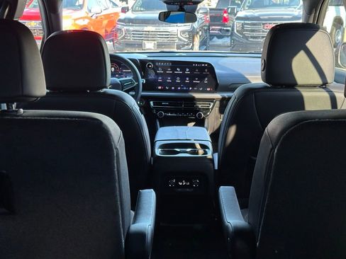 New 2026 Chevrolet Traverse LT w/ Sun and Wheel Package image 9