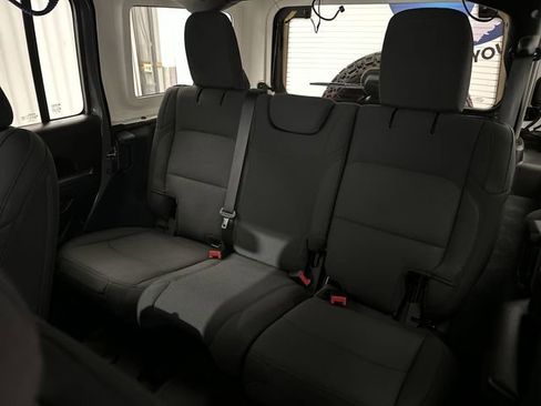 Used 2022 Jeep Wrangler Unlimited Sport image 27