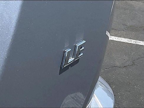 Used 2016 Toyota RAV4 LE FWD image 9