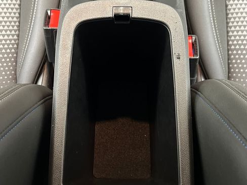 Used 2025 Chevrolet Trax LT image 36