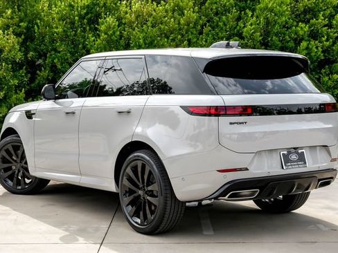 New 2026 Land Rover Range Rover Sport Dynamic SE AWD/4WD image 13