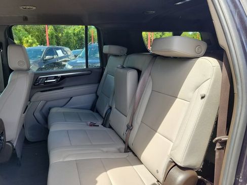 Used 2025 Chevrolet Suburban LT AWD/4WD image 13
