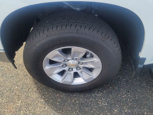 Used 2025 Chevrolet Silverado 1500 W/T w/ WT Value Package image 6