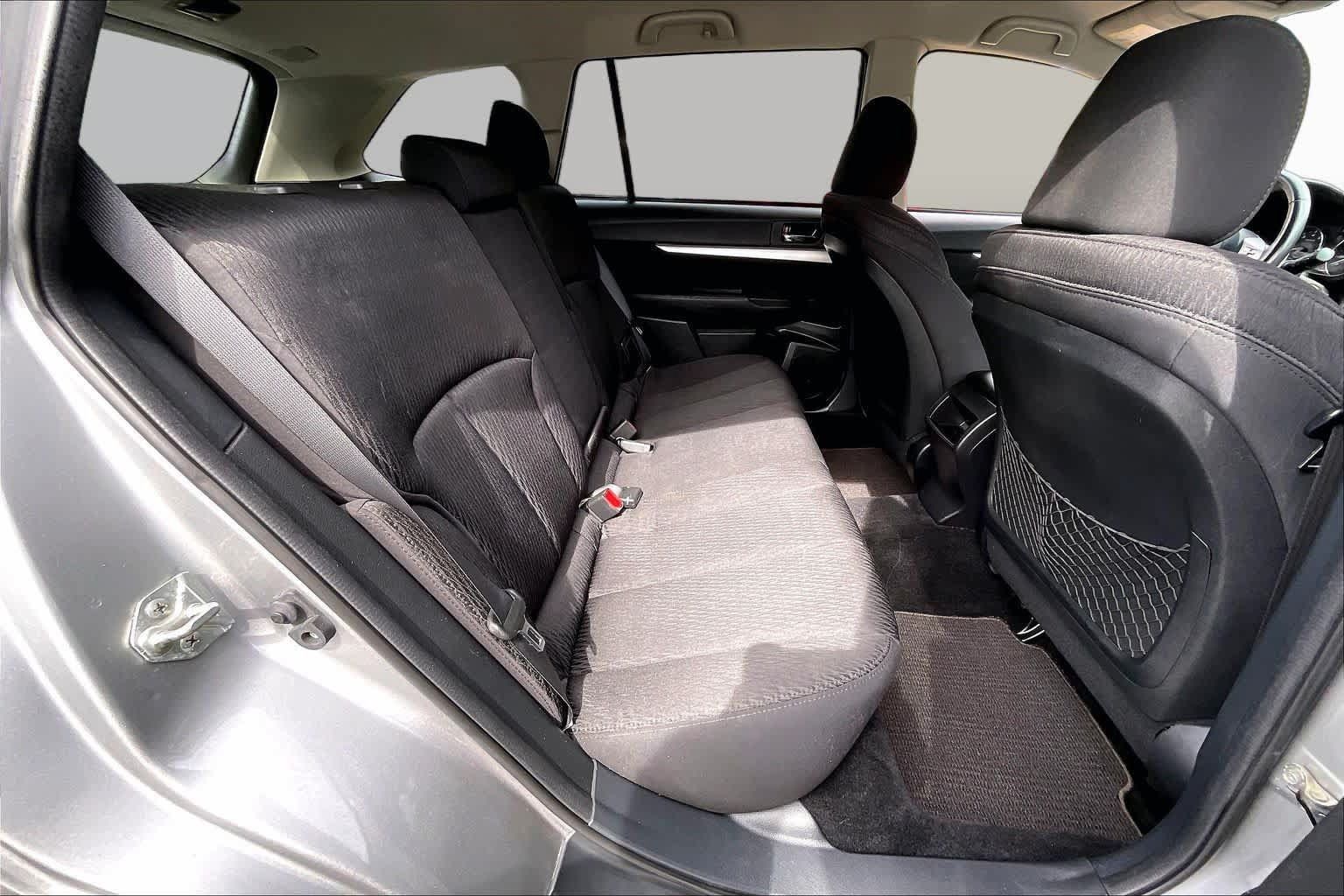 Used 2011 Subaru Outback 2.5i Premium w/ All-Weather Pkg AWD/4WD image 18