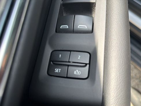 Used 2023 GMC Yukon XL AT4 AWD/4WD image 15