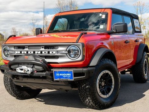Used 2023 Ford Bronco Big Bend w/ Sasquatch Package image 1