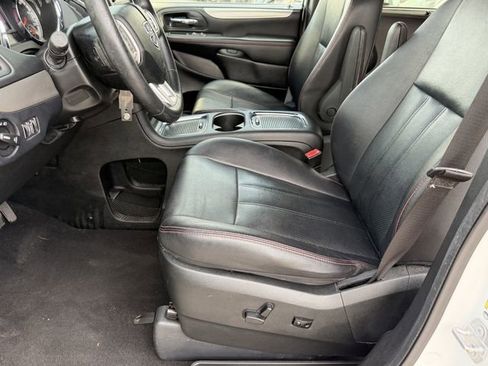 Used 2019 Dodge Grand Caravan GT FWD image 16