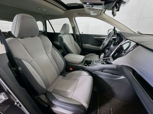 Used 2025 Subaru Outback Premium image 31
