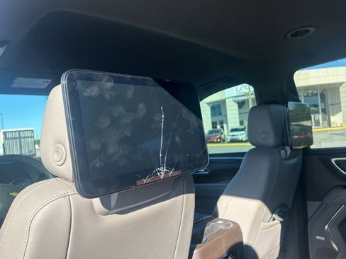 Used 2021 Chevrolet Suburban LT w/ Rear Media and Nav Package image 11