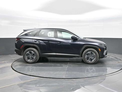 New 2026 Hyundai Tucson Blue SE image 9