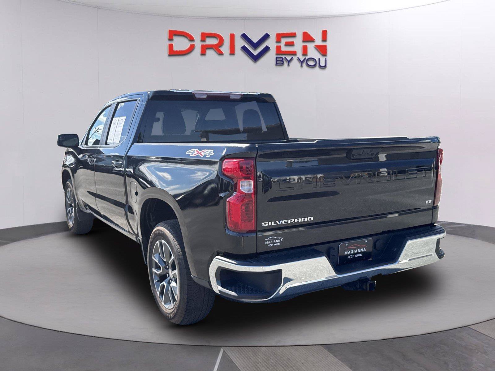 Used 2024 Chevrolet Silverado 1500 LT AWD/4WD image 6