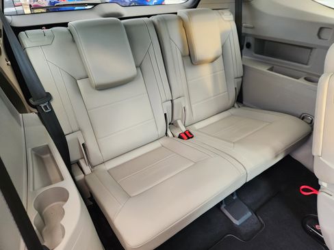 Certified 2023 Volkswagen Atlas SE w/ Panoramic Sunroof Package image 16