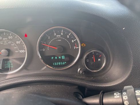 Used 2018 Jeep Wrangler Sport AWD/4WD image 3