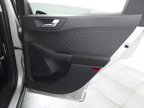 Used 2020 Ford Escape SE image 28