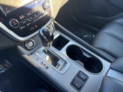 Used 2024 Nissan Murano SV image 18