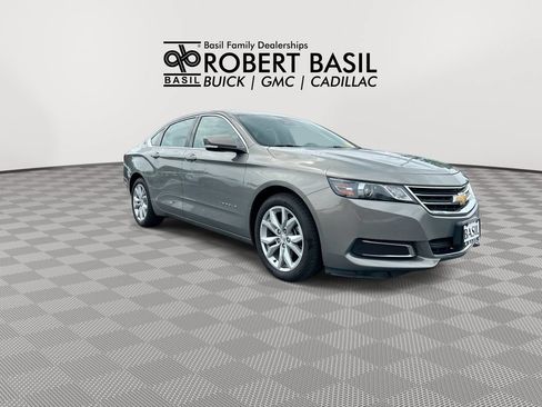 Used 2017 Chevrolet Impala LT w/ Convenience Package FWD image 2