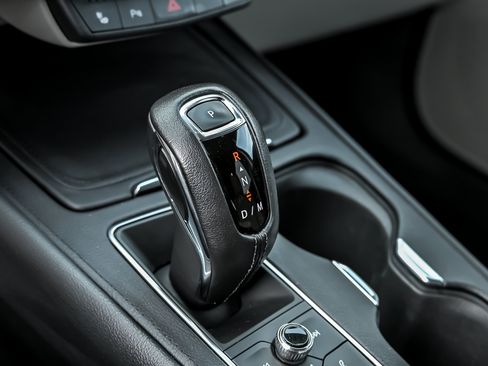 Used 2019 Cadillac XT4 Luxury w/ Cold Weather Package FWD image 35