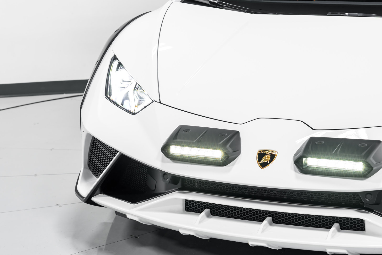 Used 2023 Lamborghini Huracan Sterrato AWD/4WD image 41