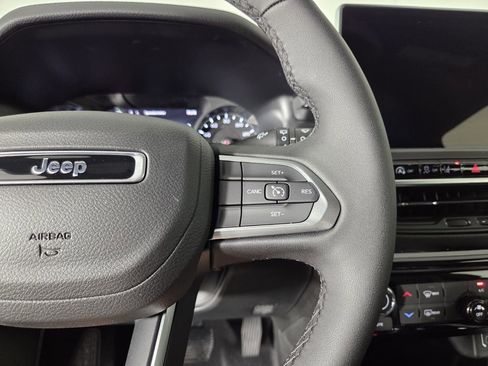 New 2026 Jeep Compass Latitude image 17