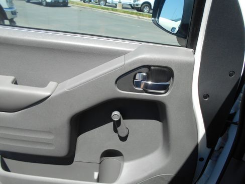 Used 2019 Nissan Frontier S RWD image 17