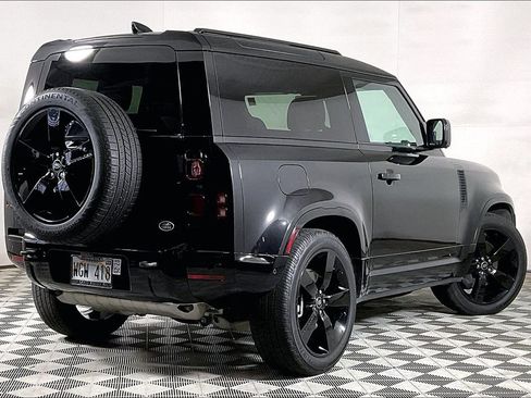 Used 2022 Land Rover Defender 90 X-Dynamic SE AWD/4WD image 10