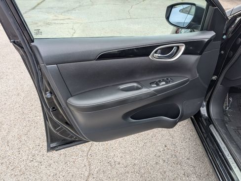 Used 2019 Nissan Sentra SV FWD image 11