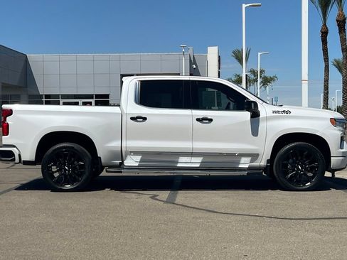 Used 2024 Chevrolet Silverado 1500 High Country w/ Technology Package AWD/4WD image 3