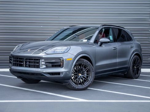 Certified 2026 Porsche Cayenne AWD/4WD image 1