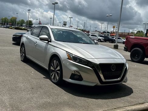 Used 2019 Nissan Altima 2.5 SV AWD/4WD image 2