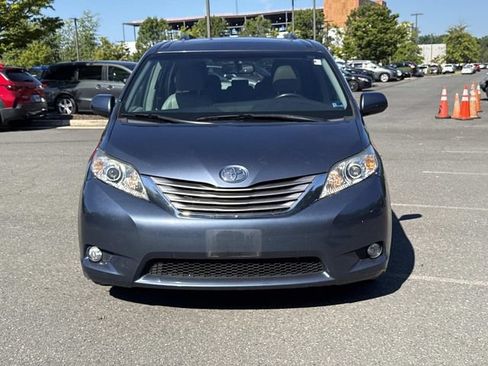Used 2016 Toyota Sienna XLE w/ XLE Navigation Package FWD image 6