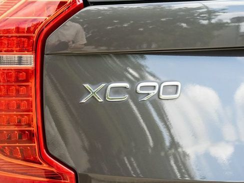 Used 2024 Volvo XC90 T8 Plus w/ Protection Package Premier AWD/4WD image 12