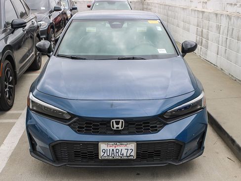 Used 2025 Honda Civic Sport image 3