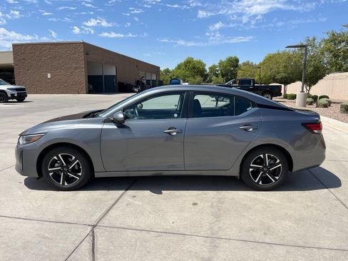 Used 2025 Nissan Sentra SV FWD image 11